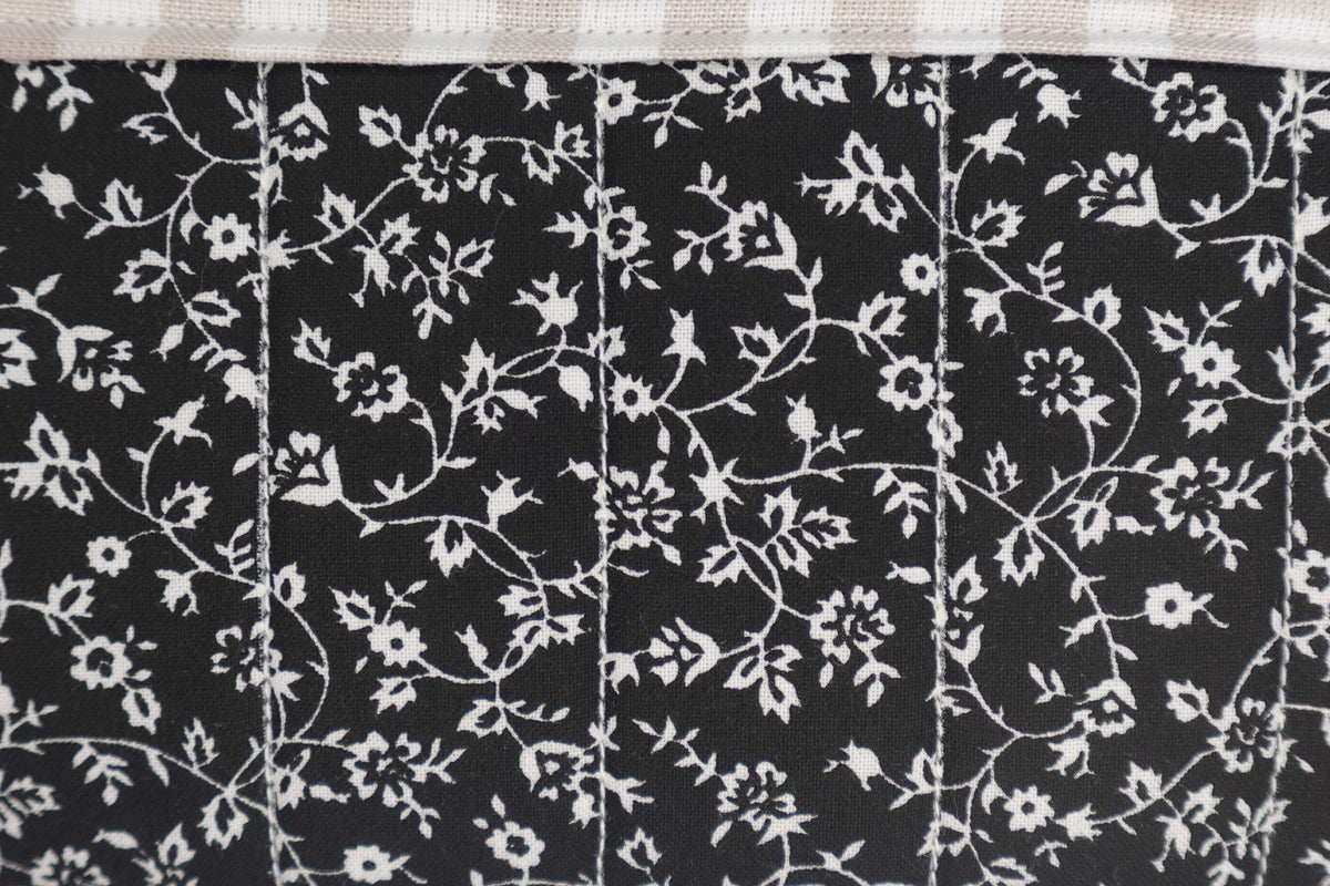 Black Floral Elegant Small Quilted Zipper Pouch