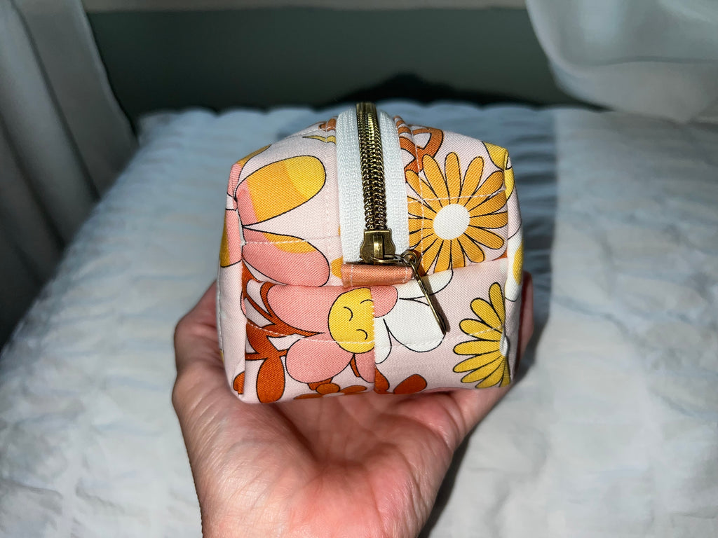 Retro Floral Boxy Zipper Pouch