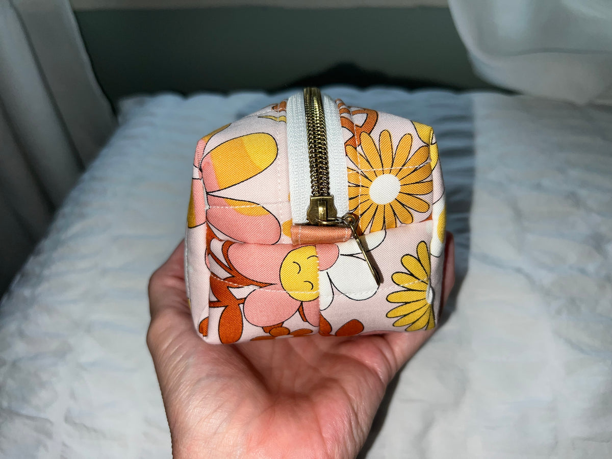 Retro Floral Boxy Zipper Pouch