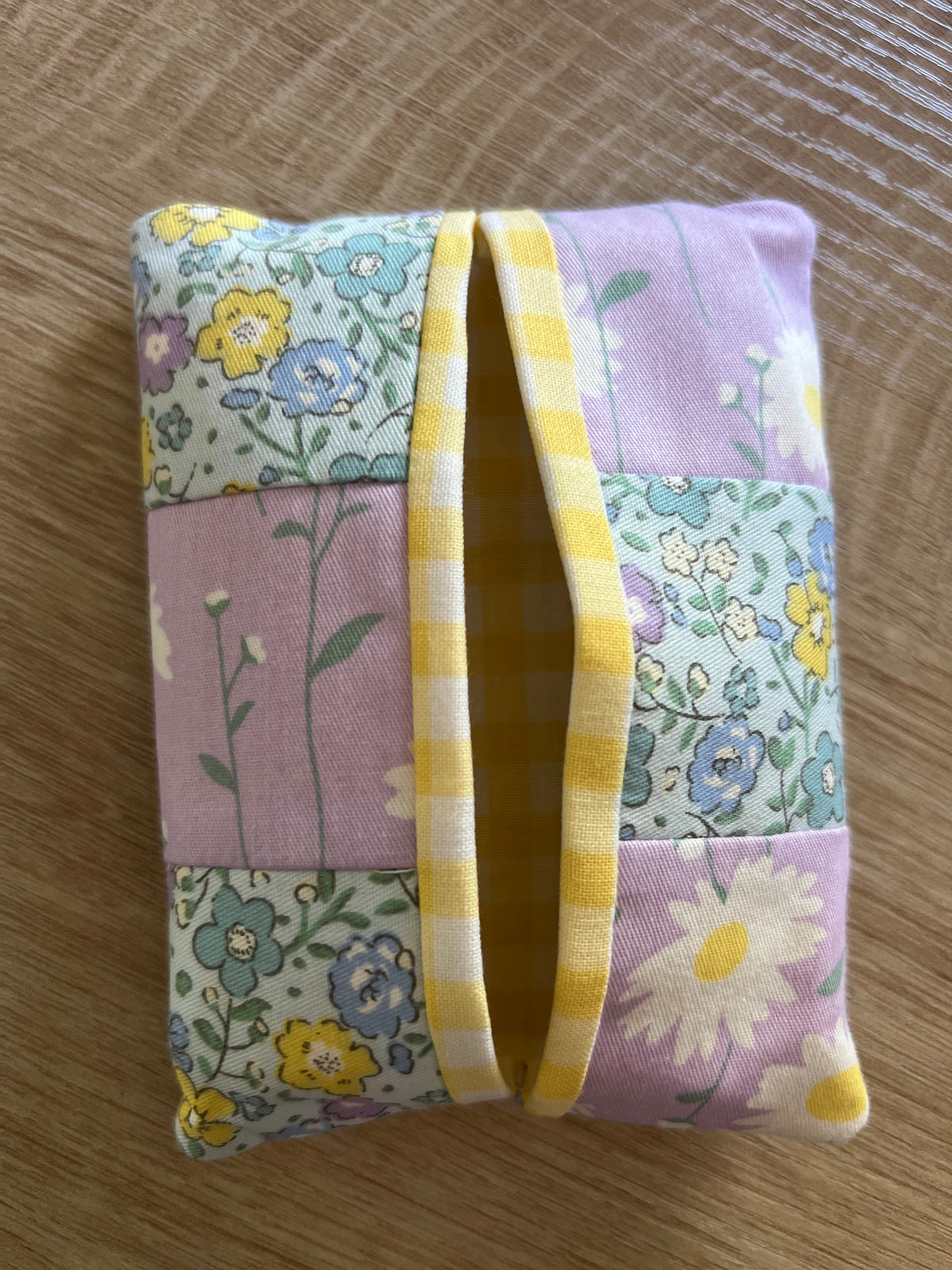 Daisy Days Patchwork Tissue Pouch