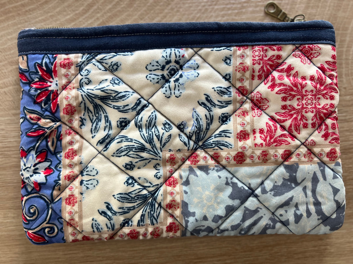 Blueberry & Blooms – Garden Edition Medium Zipper Pouch