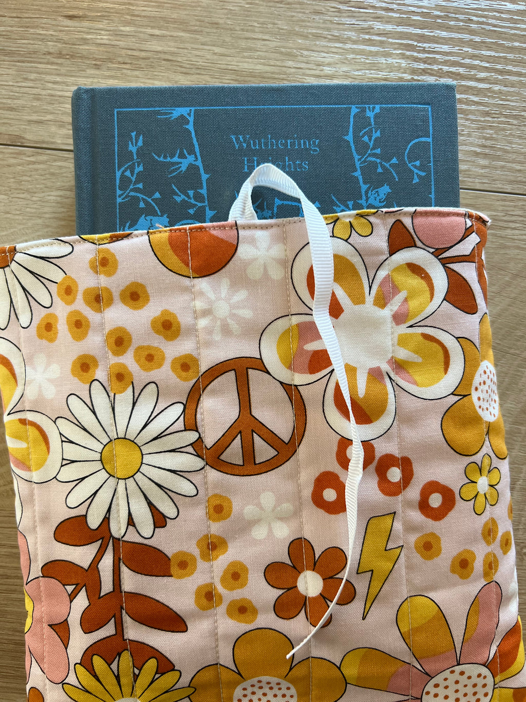 Groovy Daisy | Retro Floral  Quilted Book Sleeve
