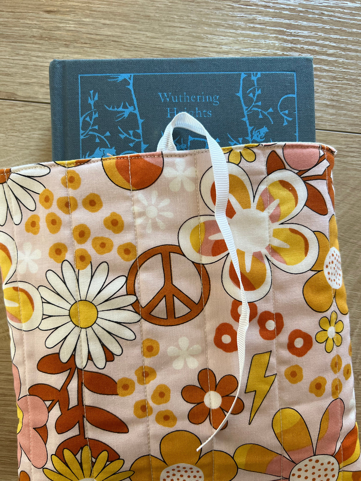 Groovy Daisy | Retro Floral  Quilted Book Sleeve