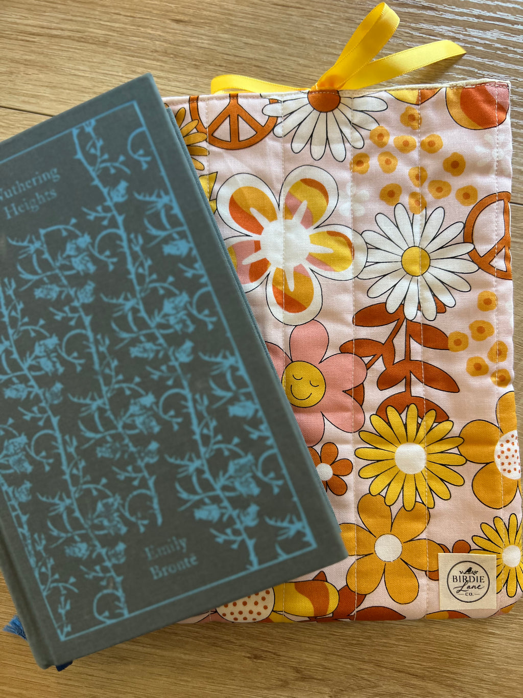 Retro Daisy Quilted Book Sleeve